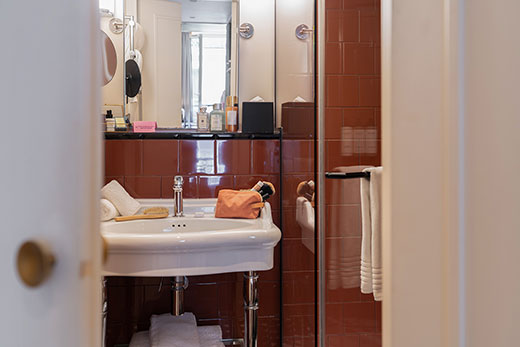 Very Bonne Chambre DADOU, hôtel Paris 17