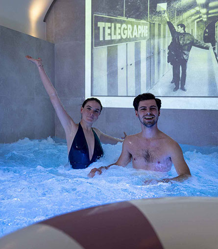 Piscine de l'hôtel DADOU Paris 17